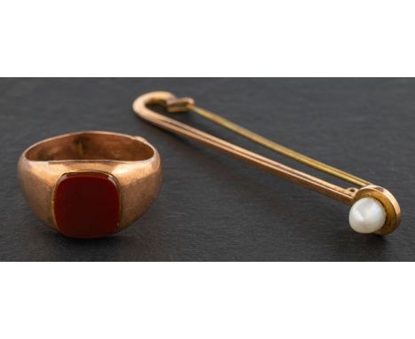 A Victorian 9ct gold carnelian signet ring and cultured pearl tie-pin, the signet ring with hallmarks for Birmingham, 1900, r