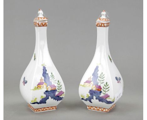 Paar Flakons mit Stöpsel als Sake Flaschen, Potschappel, Dresden, 20. Jh., polychrome Kakiemon Malerei in der Art von Meissen