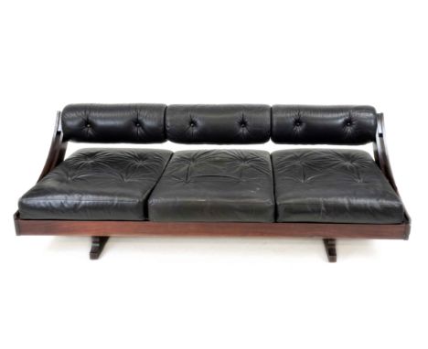 Sofa bzw. Daybed, Italien 1960er Jahre, Palisander und Leder. Entwurf von Gianni Songia, Hersteller Luigi Sormani, Modell GS1