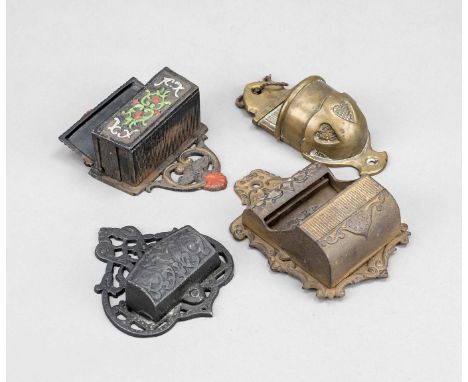 4 Matchboxes, Wandhalter für Streichhölzer, USA und Europa, 2. H. 19. Jh., Eisen und Bronze, teilweise polychrom staffiert, 2
