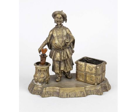 Tunkfeuerzeug (aus der Gruppe der chemischen Feuerzeuge), um 1860, Bronze. Chinese auf passig geschweifter Plinthe. Rechts ei