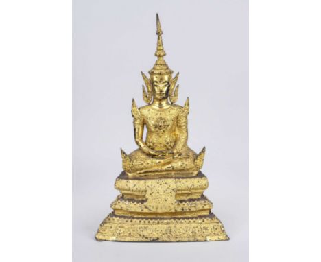 Buddha Rattanakosin, Thailand, 19. Jh., Bronze vergoldet. Im Padmasana auf getrepptem Sockel, ber. &amp; leicht best., H. 45 
