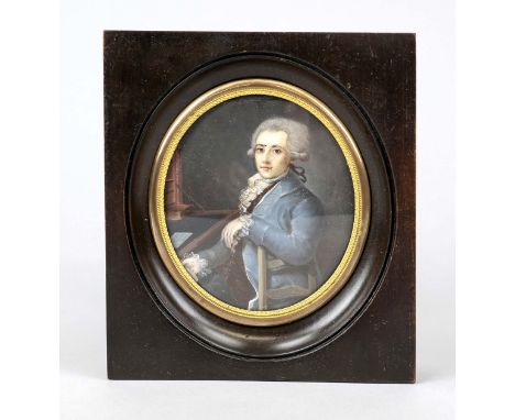 Miniatur, 19. Jh., polychrom auf Beinplatte? Portrait eines jungen Edelmannes am Schreibtisch. Hinter Glas im profilierten Ho