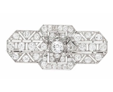 Art Decó-Altschliff-Diamant-Brosche Platin ungest., gepr., mit 51 Altschliff-Diamanten und 16 Diamantrosen, zus. 5,58 ct fein