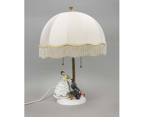 Art Deco Tischlampe, Fraureuth Kunstabteilung, Marke 1928-35, porzellanfigurengruppe, auf rundem Fuß elegantes Paar, Der Hand
