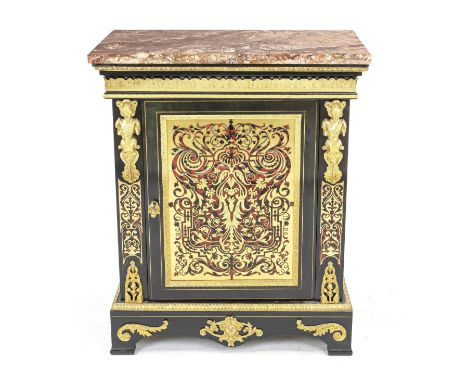 Boulle-Halbschrank um 1880, ebonisiertes Holz mit reichen vergoldetn Bronze-Applikationen, schauseitig Schildpatt- und Messin