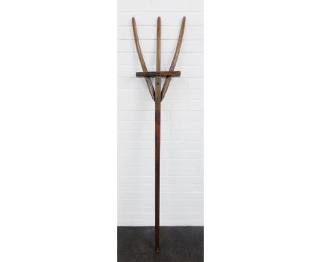 Vintage country wood Hay fork, 165cm high 