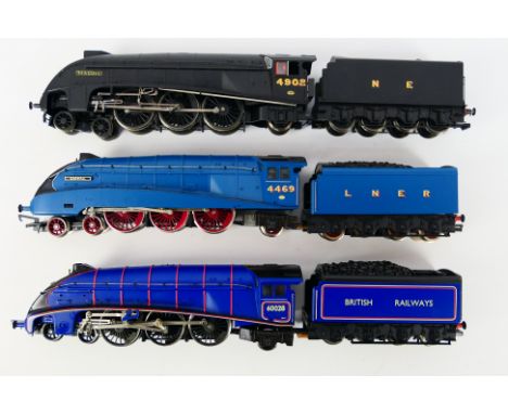 Hornby - Three unboxed Hornby OO gauge Class A4 4-6-2 steam locomotives and tenders. Lot consists of Op.No. 4902 'Seagull' wi