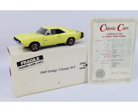 Danbury Mint - Classic Cars - A 1:24 scale 1969 Dodge Charger R/T die-cast model by Danbury Mint - Model is presented in orig