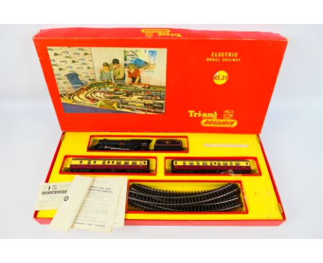Triang - Hornby - A boxed Triang RS21 OO gauge electric train set. The set contains a 4-6-2 steam locomotive and tender Op.No