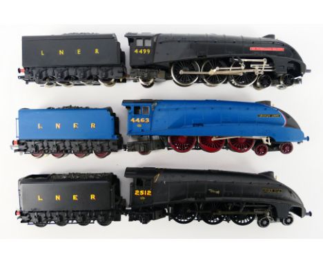 Bachmann - Three unboxed Bachmann OO gauge Class A4 4-6-2 steam locomotives and tenders. Lot consists of Op.No.2512 'Silver F