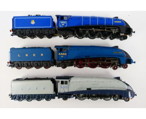 Bachmann - Three unboxed Bachmann OO gauge Class A4 4-6-2 steam locomotives and tenders. Lot consists of Op.No. 2510 'Quicksi
