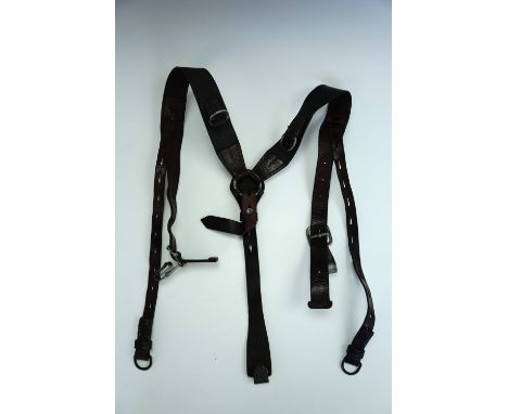 A set of German Third Reich army Y-straps