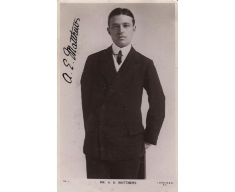  THEATRE: Selection of vintage signed postcard photographs by various Edwardian stage actors and actresses including Julia Ma
