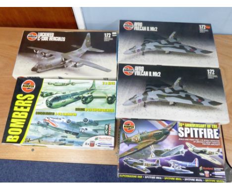 FIVE AIRFIX 1:72 SCALE LARGE PLASTIC KITS OF MILITARY AIRCRAFT including Avro Vulcan Bomber MK2 and Spitfire