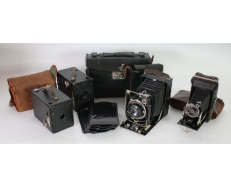 ZEISS IKON MAXIMAN 207/5 FOLDING BELLOWS CAMERA with Tessar f4.5, 13.5cm lens, with case, (as found) and EIGHT PLATE HOLDERS,