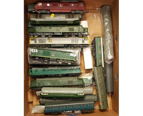 SELECTION OF SOUTHERN RAIL UNBOXED 'OO' SCALE MAINLY ROLLING STOCK, together with  SIX VARIOUS DIESEL LOCOMOTIVES VARIOUS LIV