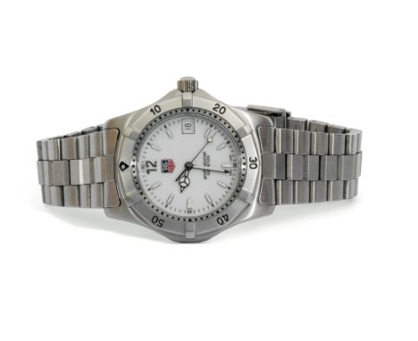Gent's last quarter of 20th century Tag Heuer stainless steel cased "Professional" quartz movement wrist watch with luminous 