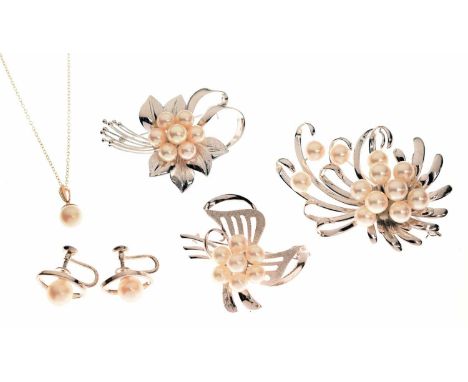 Group of pearl jewellery comprising three cultured pearl silver brooches, a similar pair of freshwater pearl silver earrings,