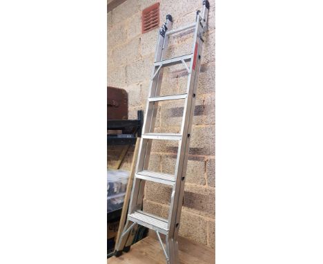ALUMINIUM THREE WAY TOP FLIGHT DOMESTIC LADDER 