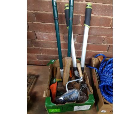 3 CARTONS OF VARIOUS HAND AND TOOLS, INCLUDING PANEL SAWS, BRANCH LOPPERS AND 2 BADMINTON RACKETS AND A COINSNSL OF BLUE NYLO