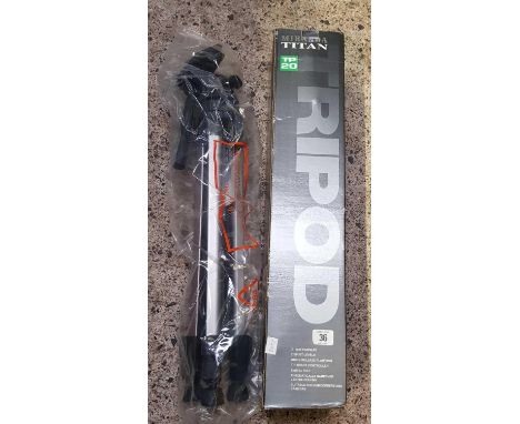 NEW MIRANDA TITAN TP20 CCE TRIPOD. NEW IN BOX