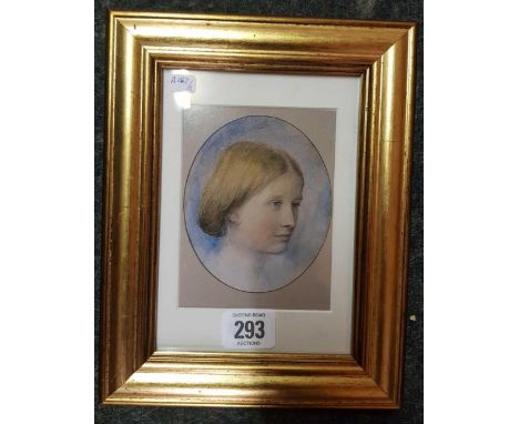 PORTRAIT PICTURE OF THE HEAD OF A YOUNG GIRL