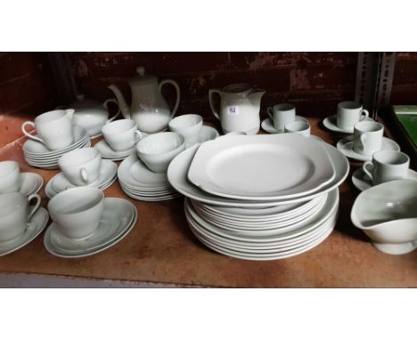 SHELF WITH A QUANTITY SPODE FLEMISH GREEN COFFEE AND TEA SET