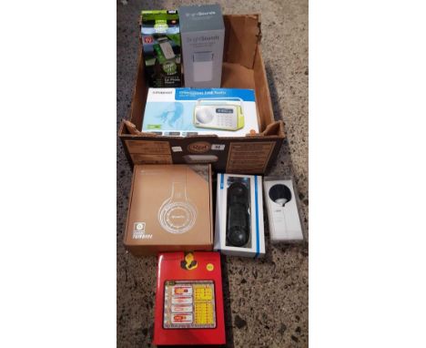 CARTON CONTAINING A POLAROID, RADIO, BOXED BLUETOOTH HEADPHONES, CAR PHONE MOUNT, BLUETOOTH SPEAKER AND A SCREW DRIVER SET