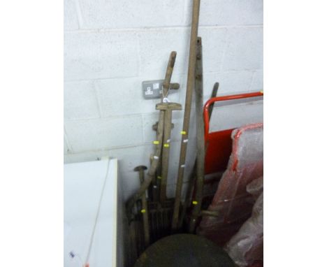 A QUANTITY OF VINTAGE GARDEN TOOLS, including potato forks, etc (sd)