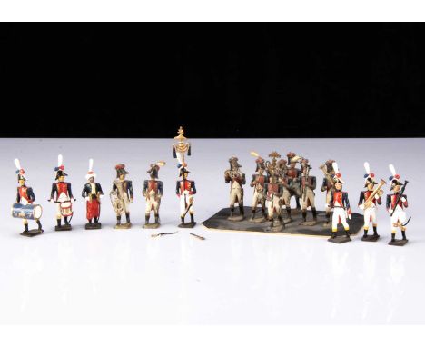 Mignot France marching French bandsmen comprising pre WW2 figures (9) on base - generally P-F, post WW2 version (7), 1 scabba