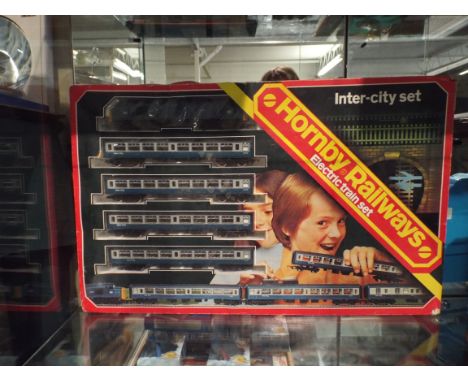 An OO Gauge Hornby Railways R. 686 Inter-City Battery Train Set with BRe D6830 Diesel All Complete but No Paperwork.
