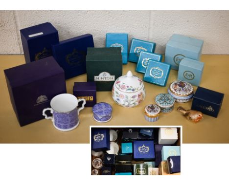 A quantity of commemorative ceramics and enamels including Crown Derby, Royal Worcester, Halcyon Days, Crummles etc (box) 