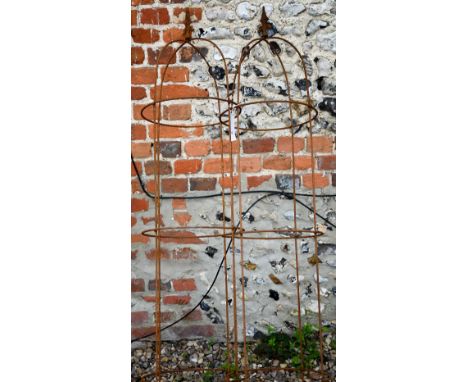 A pair of weathered steel arrow head garden obelisks, approx. 160 cm h x 33 cm dia (2) 