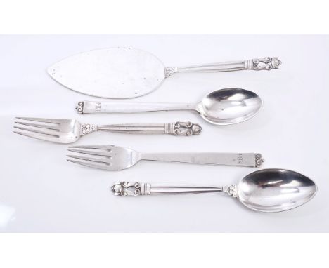 Early 20th century Jensen silver Acorn pattern cake slice and similar pattern spoon and fork, together with an early 20th cen