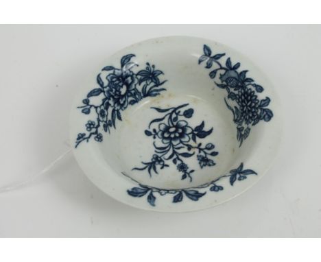 18th century Worcester blue and white patty pan of conventional form, with printed floral sprigs - underglazed blue crescent 