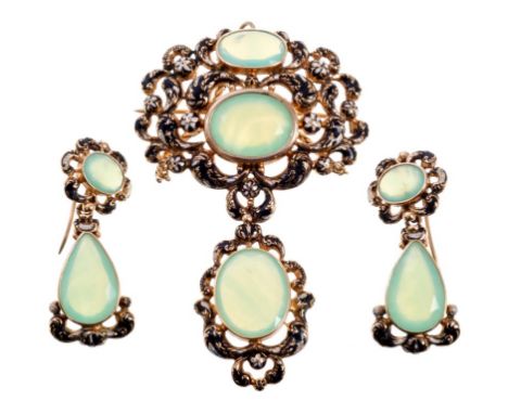 19th century Continental yellow metal enamel and green stone demi-parure, comprising a pendant / brooch and matching earrings