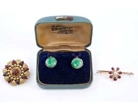 Pair jade earrings, Victorian garnet and pearl brooch and a 19th century Bohemian garnet brooch (3)