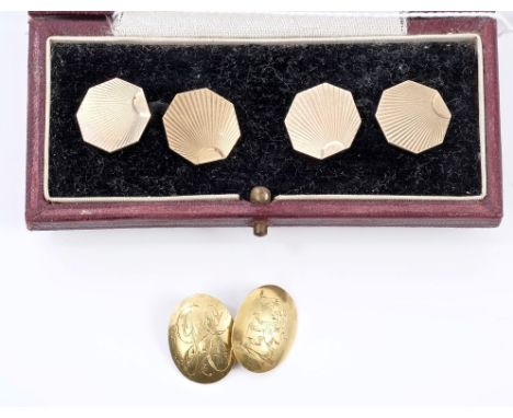 Pair Art Deco gold (9ct) cufflinks with sunburst design (Birmingham 1945), boxed, plus one other odd gold cufflink CONDITION 