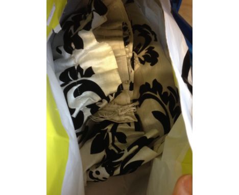 BAG OF SILVER/BLACK CURTAINS