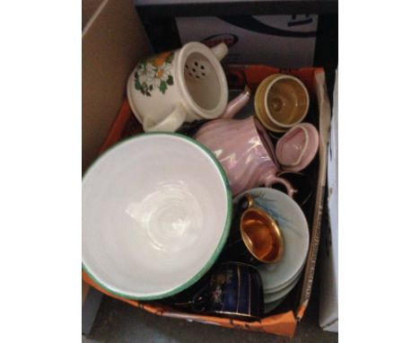 BOX OF POTTERY: TEA POTS, CIPS AND SAUCERS ETC