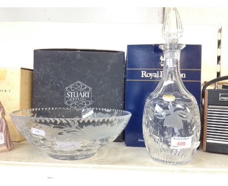 A ROYAL DOULTON CRYSTAL GLASS DECANTER, HEIGHT 30CM AND STUART CRYSTAL BOWL, DIAM. 34CM. G5