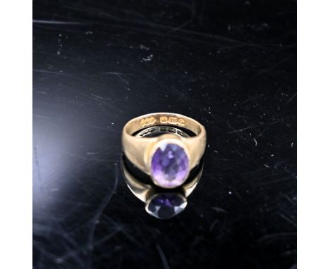 18 carat gold and amethyst ring, 5.76g hallmarked&nbsp;