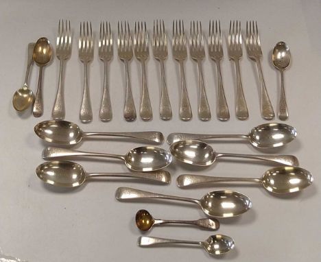 A collection of silver flatware comprising 11 dessert forks, 7 dessert spoons, etc. 1022.8g (32.8ozt) gross