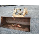 International 2000 Loader