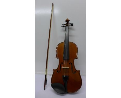 A Stentor student violin and bow, cased