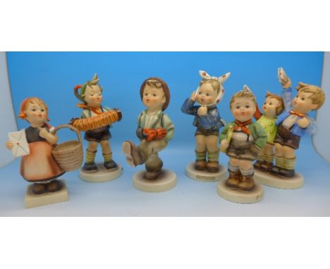 Six Hummel figures, including Auf Wiedersehen, Boy with Toothache, Trumpet Boy and Accordion Boy, etc., Boy with Toothache a/