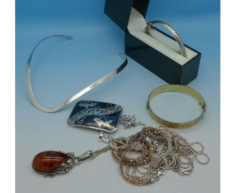 Silver jewellery including a collar, a 22ct gold on silver bangle, a necklace and a matching bracelet, etc.