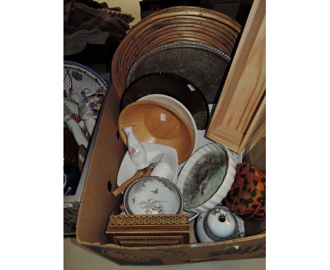 A selection of vintage kitchen wares and similar