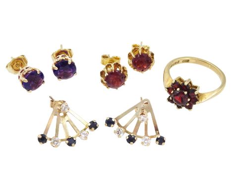 9ct gold jewellery including garnet cluster ring, pair of amethyst earrings, pair of garnet earrings and a pair of paste ston